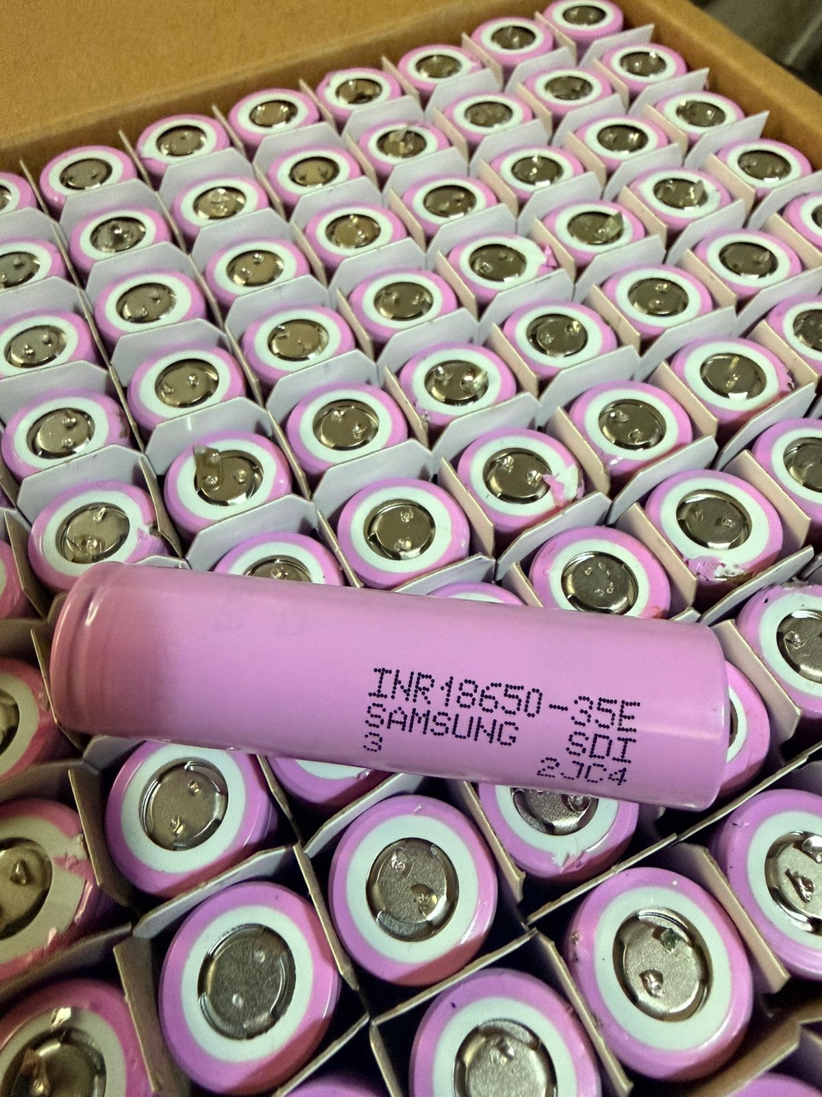 Partij van 100 stuks Samsung INR18650-35E Li-ion Batterijen, Ophalen, Zo goed als nieuw, Oplaadbaar