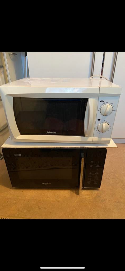 À VENDRE:armoirescuisinerideauxmagasin TV ,coffremicro, Enlèvement