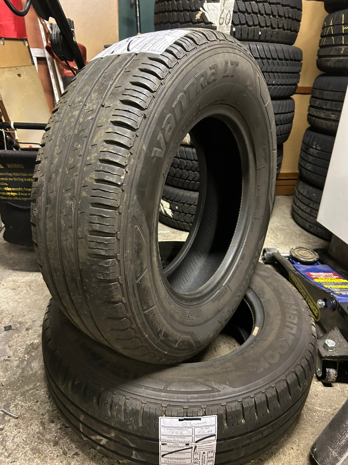 2 pneus été Hankook 215/70/15 109/107S, Autos : Pièces & Accessoires, 15 pouces, 215 mm, Pneus été, Véhicule utilitaire