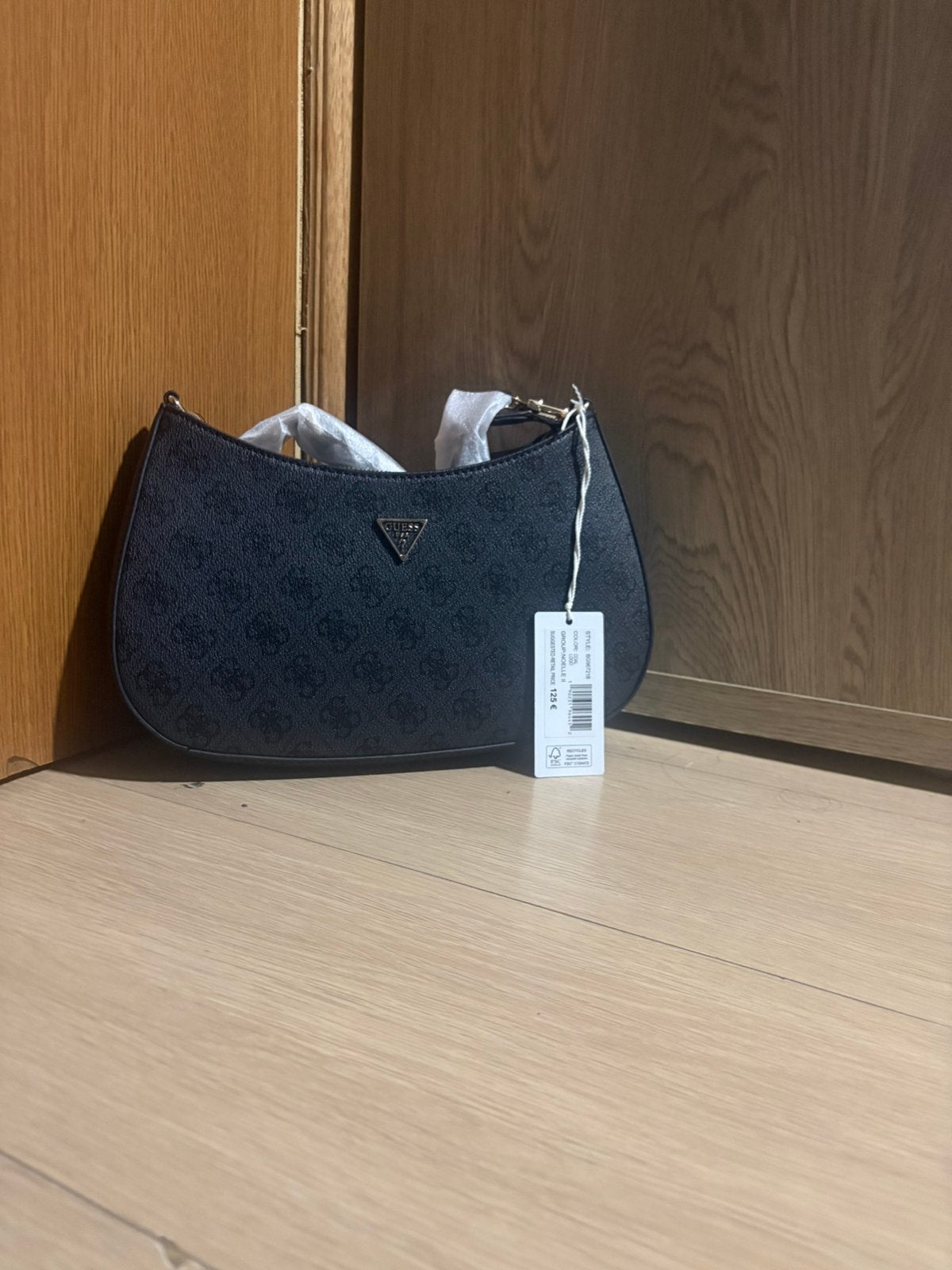 Sac guess noir avec details dore, Bijoux, Sacs & Beauté, Enlèvement ou Envoi, Neuf, Noir