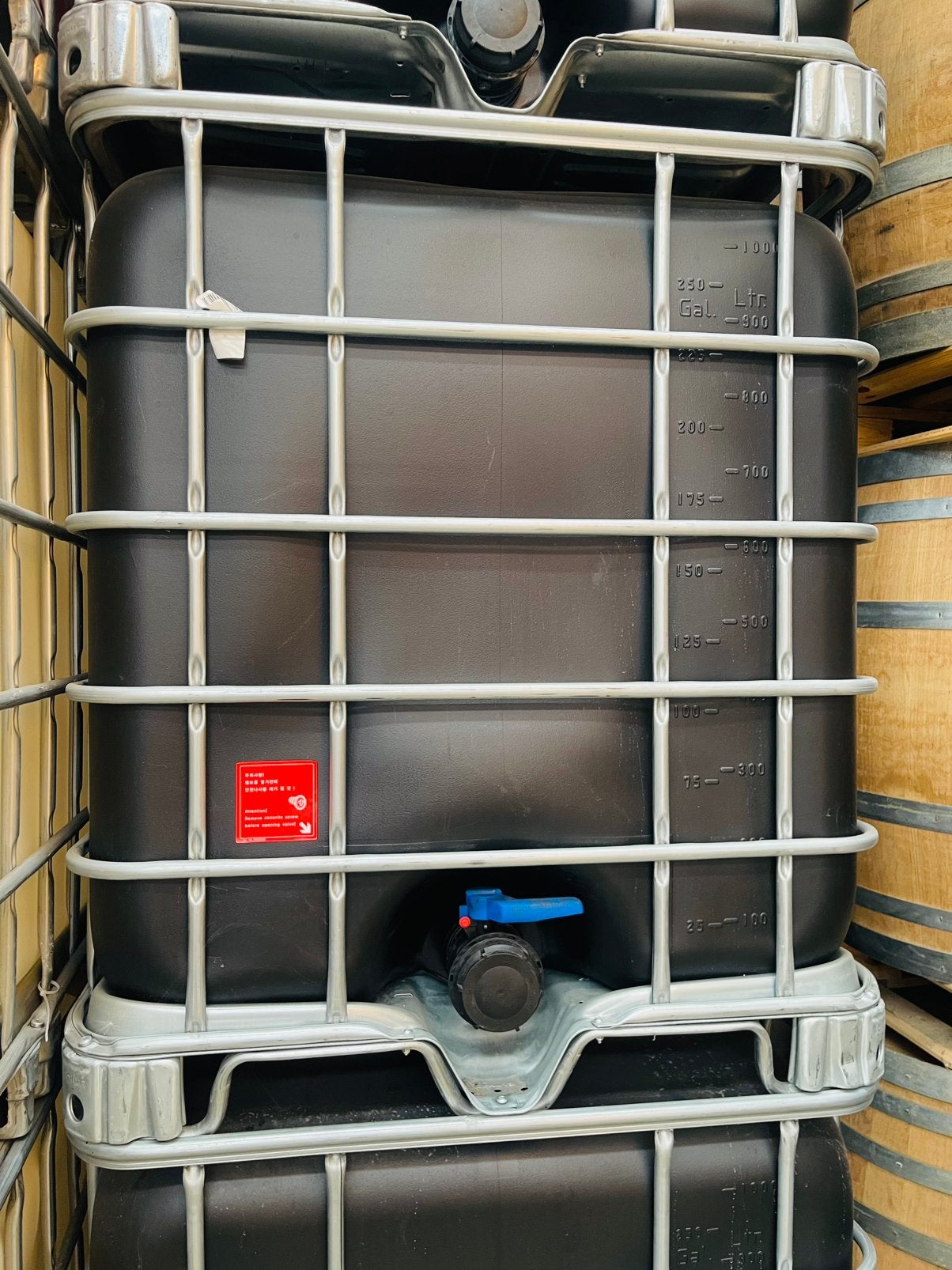 Ibc 1000l zwarte vat 100% als NIEUW. Anti-algen. LEVERING, Tuin en Terras, Regentonnen, Zo goed als nieuw, Hout, Ophalen of Verzenden