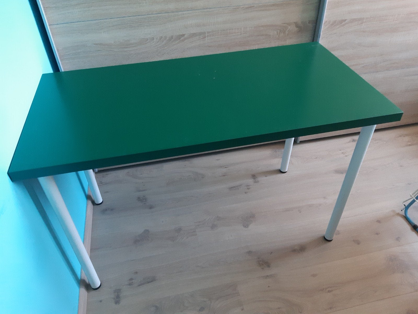 Table étudiant, Enlèvement
