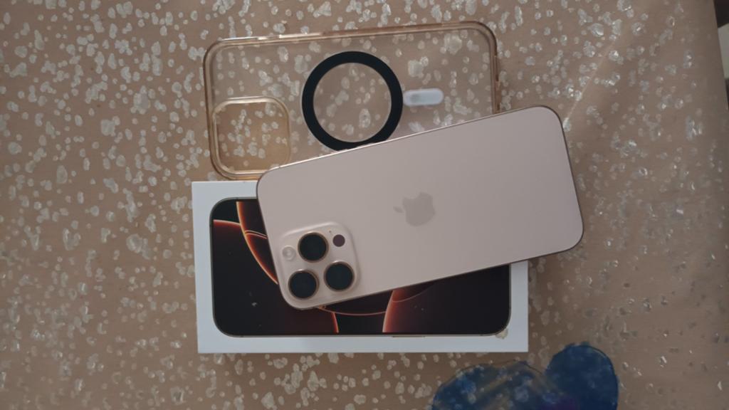 Iphone 16 pro max 256giga dessert, Télécoms, Téléphonie mobile | Apple iPhone, Enlèvement, IPhone 16