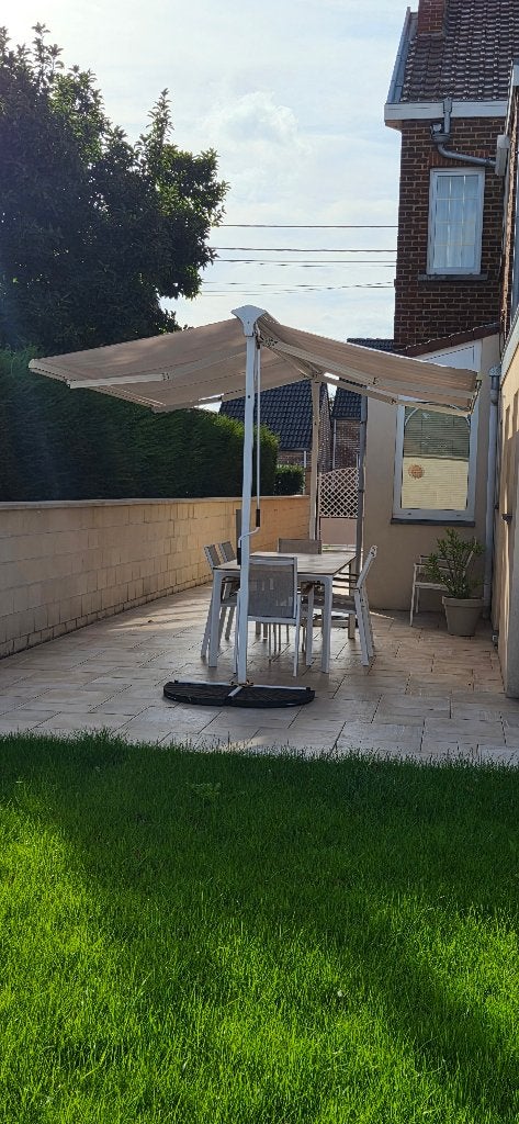 vend grand parasol double pente, Jardin & Terrasse, Parasols, Enlèvement, Utilisé, 3 à 4 mètres, Parasol sur pied