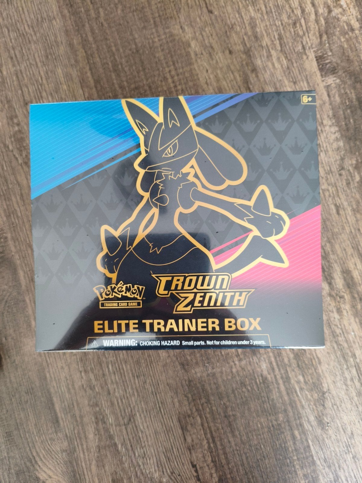 Crown Zenith Elite Trainer Box. ETB. Out of print, Ophalen of Verzenden