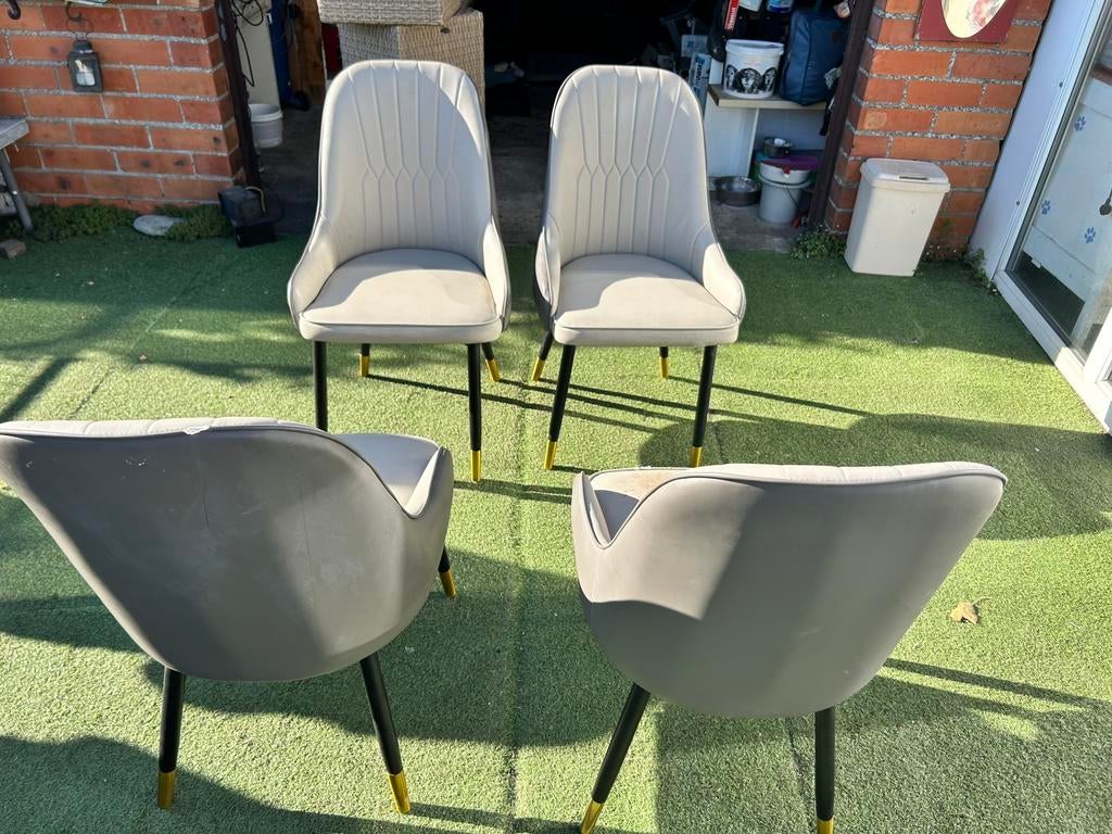 Mooie Stoelen, Ophalen
