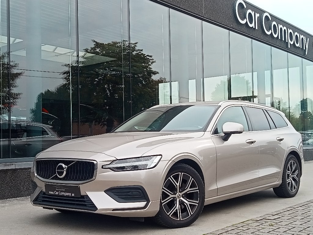 VOLVO V60 B3 CORE 7DCT BJ 2023*62570KM*CUIR, Cuir, 1800 kg, Euro 6, Garantie prolongée
