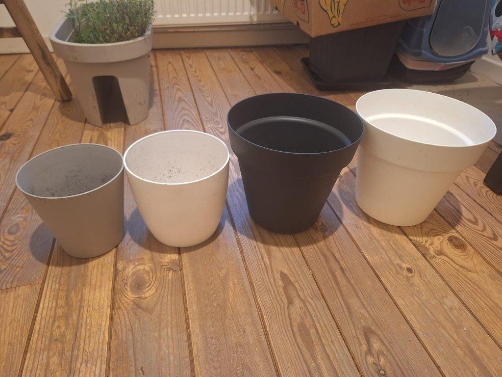 4 Pots de fleurs en plastique, 25 à 40 cm, Rond, Synthétique, Enlèvement