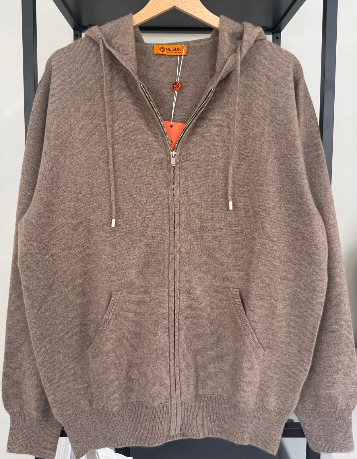 Cardigan en cachemire pour homme, Enlèvement ou Envoi, Neuf, Taille 52/54 (L), Brun