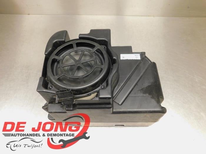 Subwoofer van een Audi Q4, Gebruikt, -, -, -