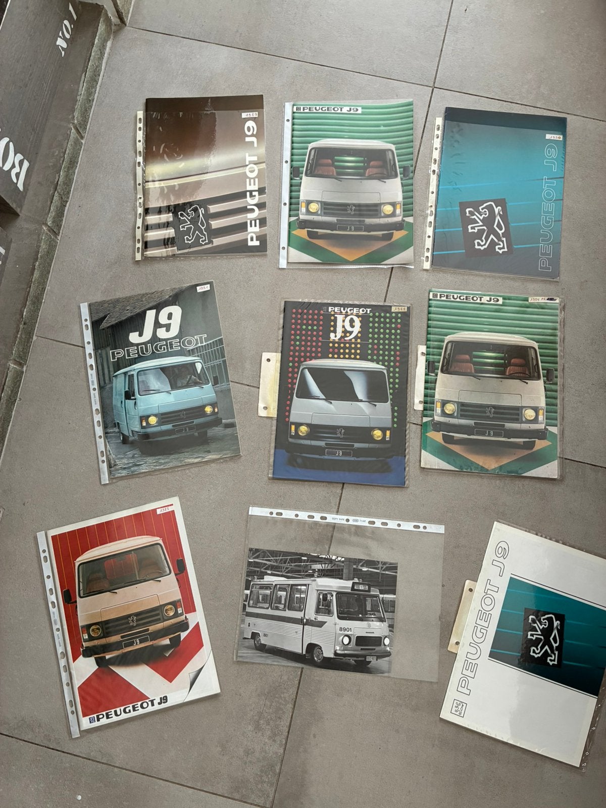 collection brochure catalogue Peugeot j9, Enlèvement, Utilisé, Peugeot