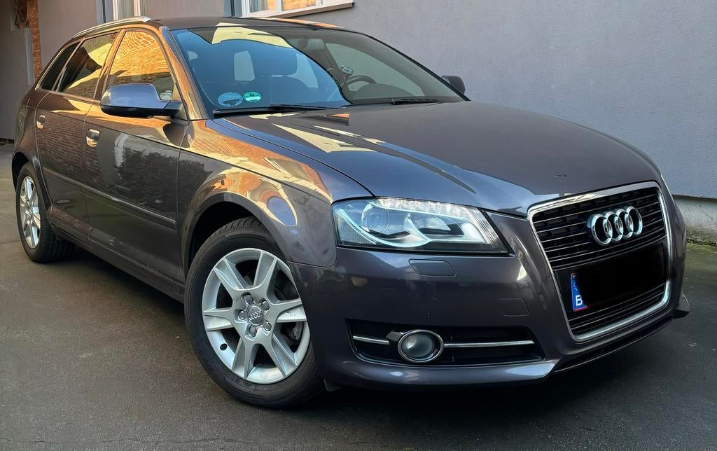 Audi A3 1.2 TFSI Atraction/Zetelverw/Airco/Service history!, Auto's, Voorwielaandrijving, Euro 5, Stof, Zwart