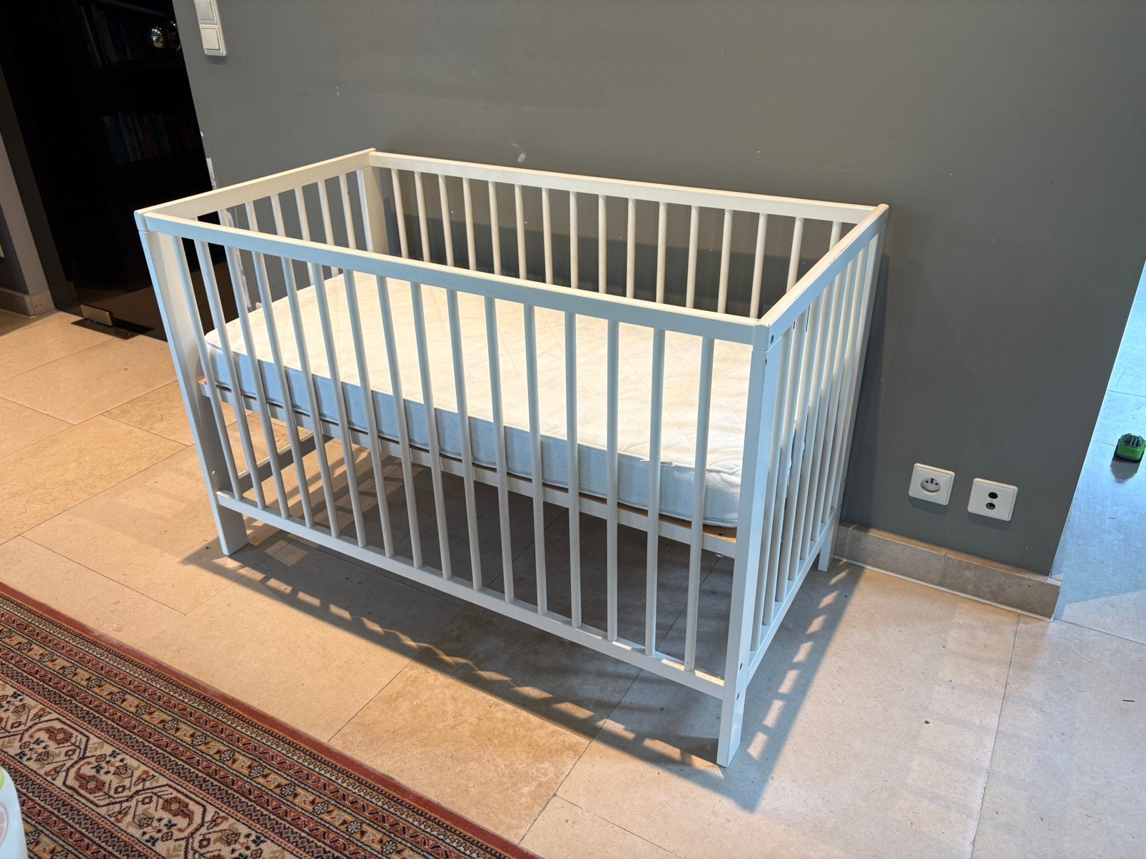 Wit baby / peuter bedje, Ophalen, Gebruikt, Ledikant