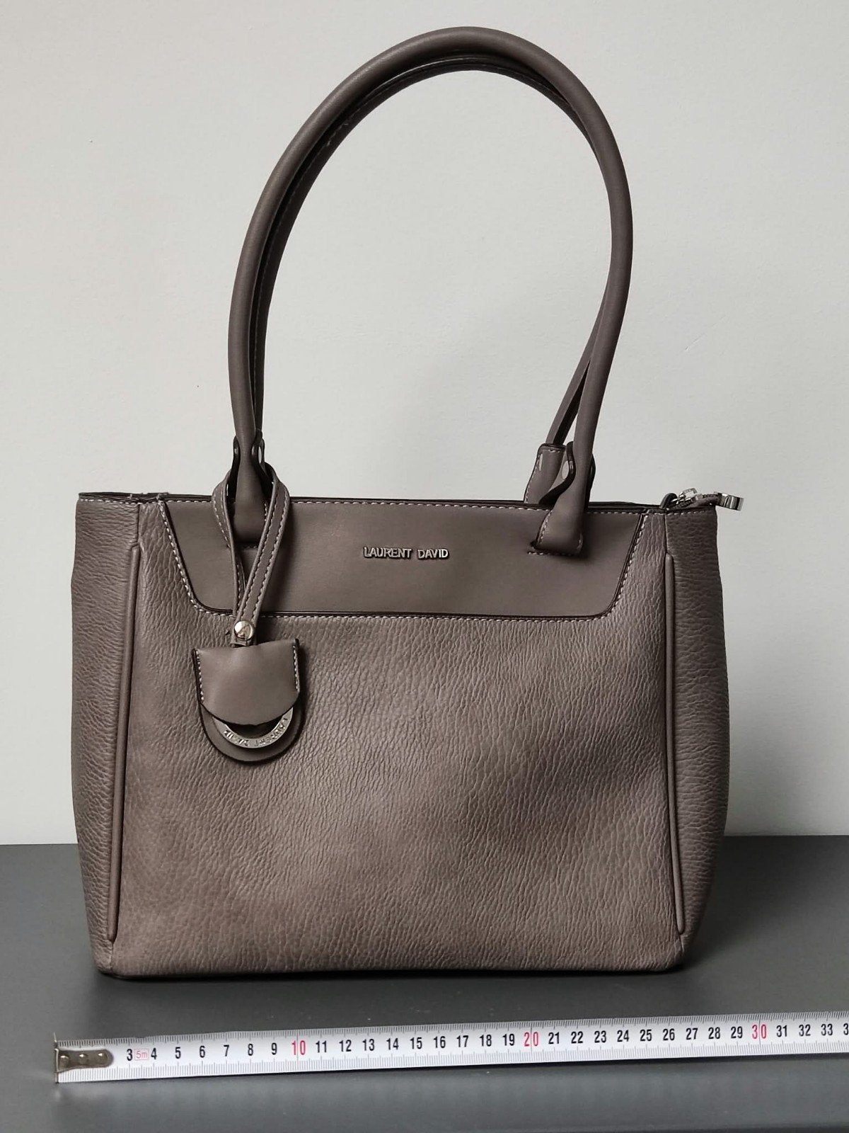 Sac à main/sac à bandoulière gris foncé - Marque Laurent Dav, Enlèvement ou Envoi, Neuf, Gris, Sac à main