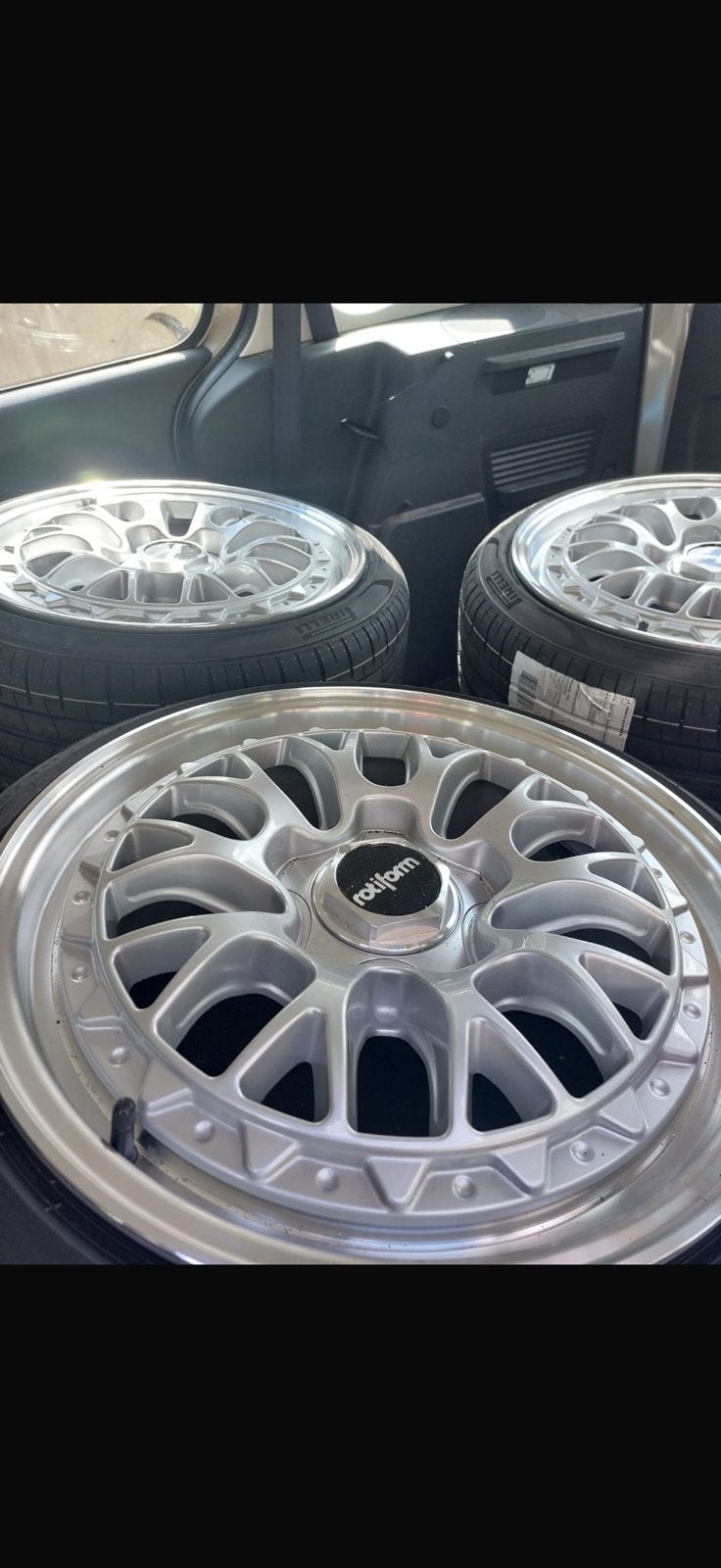 Rotiform LSR 18 met banden, Ophalen, Zo goed als nieuw