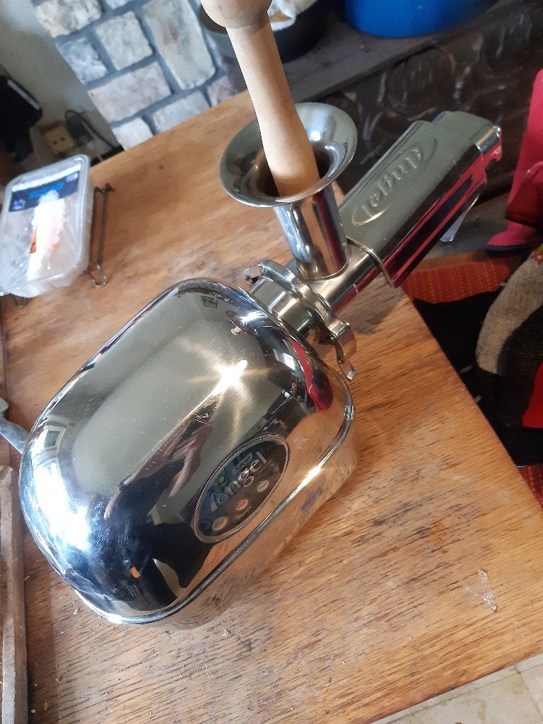 Angel Slowjuicer 7500 (slow juicer), Elektronische apparatuur, Juicers, Ophalen, Zo goed als nieuw, Elektrisch, Slowjuicer