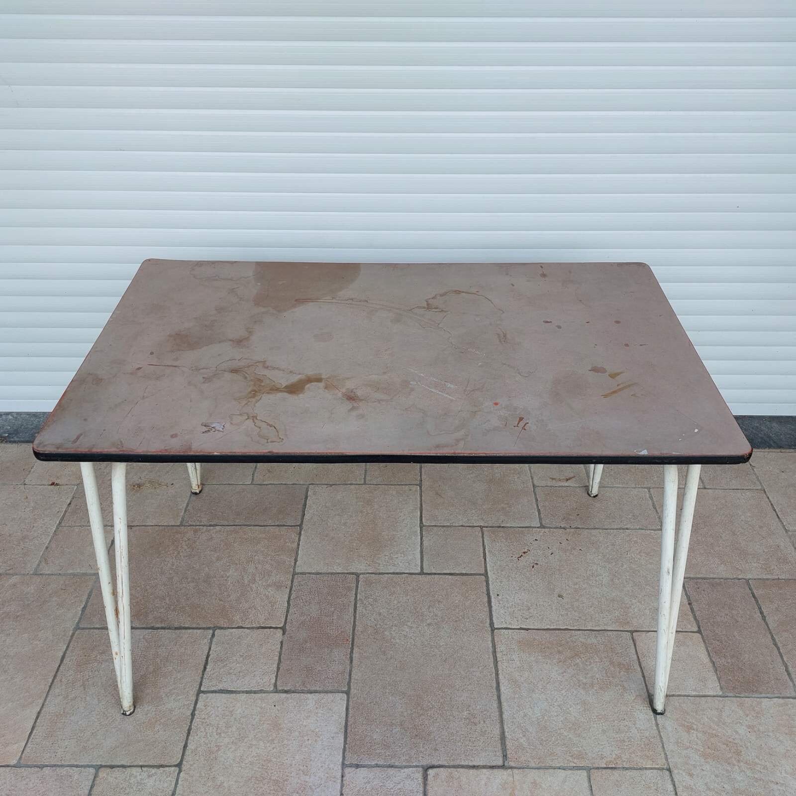 Table de travail, Utilisé