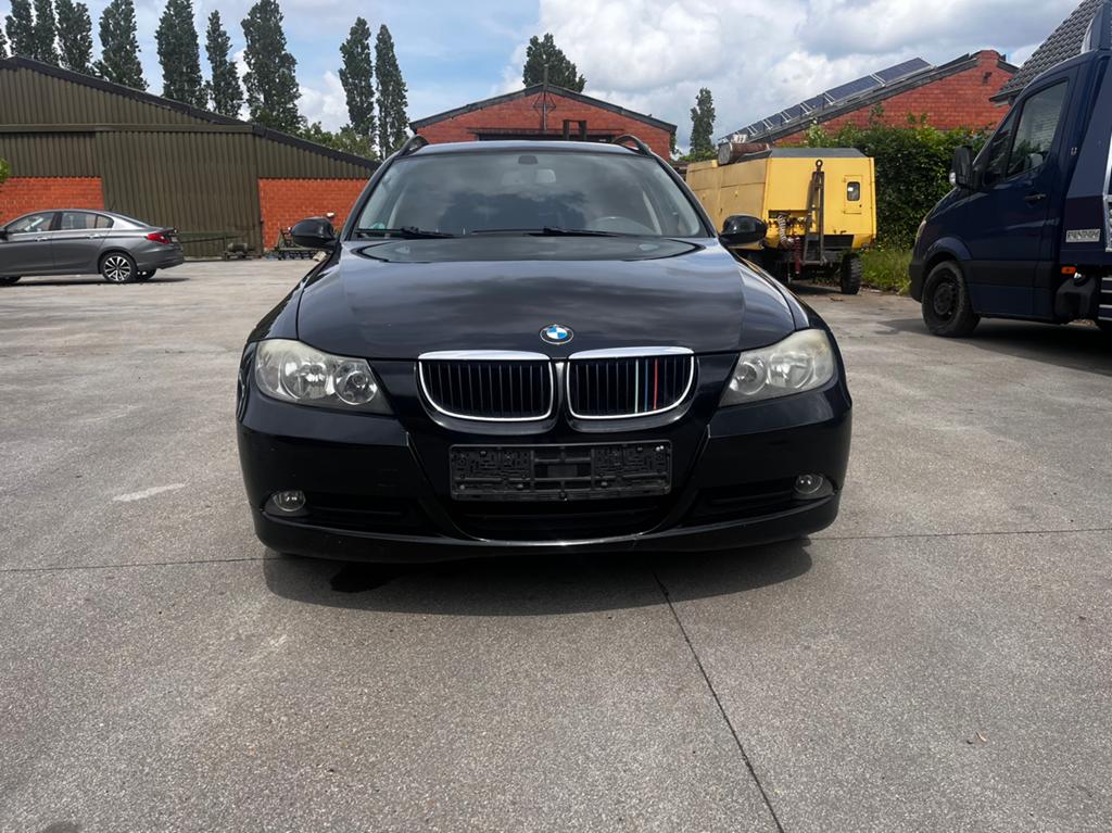 BMW 318I VAN 2007 MET 140DKM PERFECTE STAAT, Auto's, Stof, Zwart, Zwart, Parkeersensor
