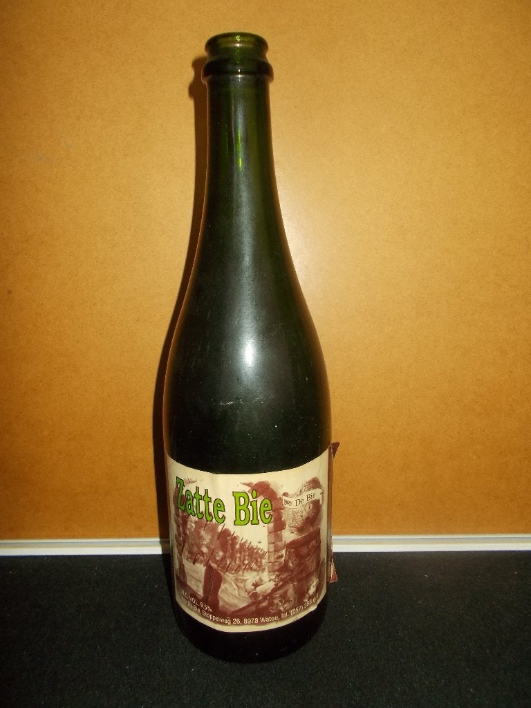WATOU - Zatte Bie - Oude Lege 75cl. bierfles met etiket-1992, Verzamelen, Biermerken, Ophalen, Gebruikt, Flesje(s), Overige merken