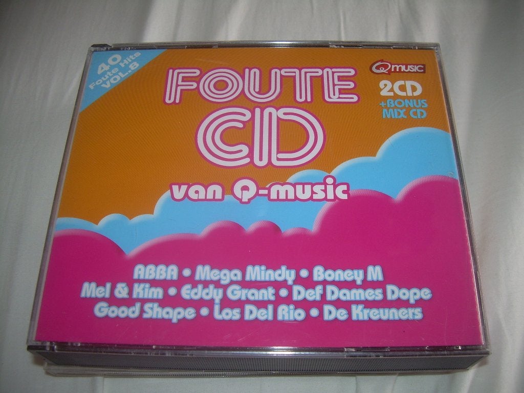 BOÎTE DE 3 CD - UNE MUSIQUE - MAUVAIS CD, CD & DVD, CD | Compilations, Enlèvement ou Envoi, Comme neuf, Dance, Coffret