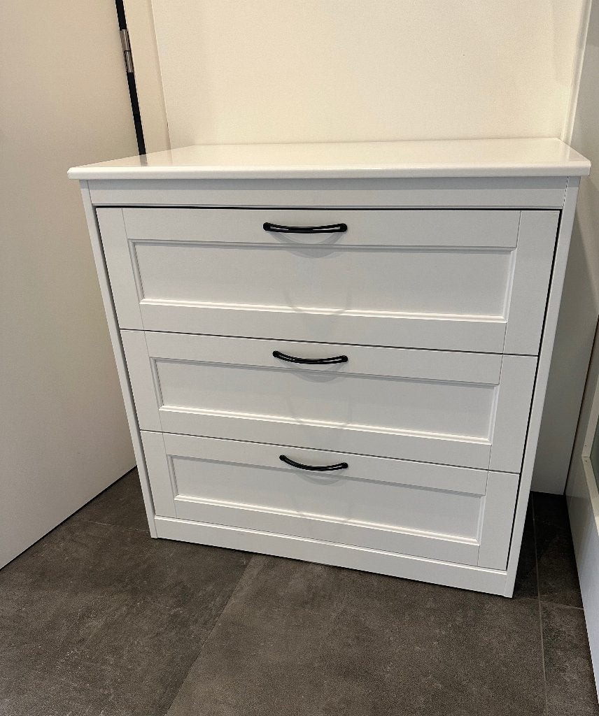 Commode IKEA, Enlèvement