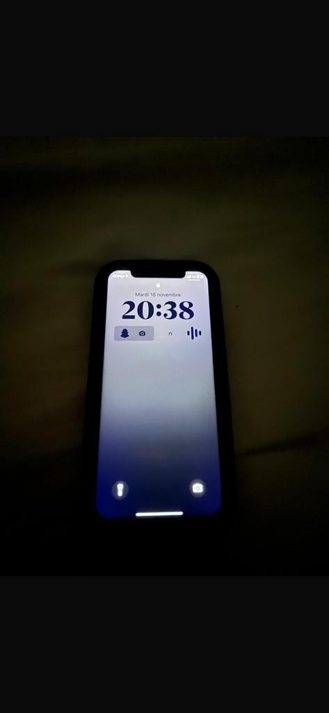 iPhone 11 functioneel — klein defect, lage prijs!, Telecommunicatie, Mobiele telefoons | Apple iPhone, Zo goed als nieuw, iPhone 11
