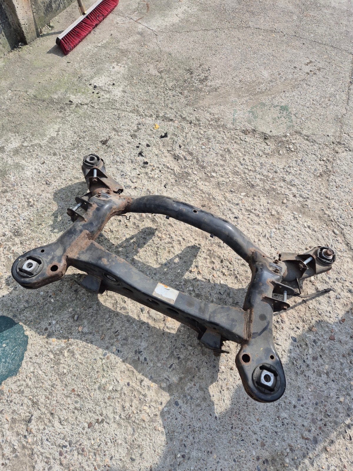 BMW E90 subframe achter, Ophalen