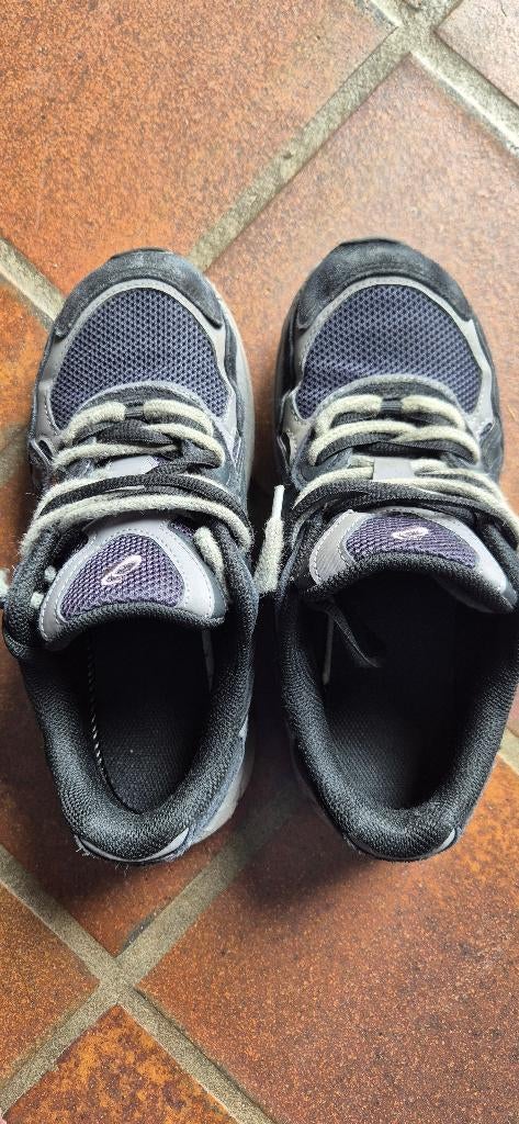Asics sportschoenen, Sports & Fitness, Course, Jogging & Athlétisme, Enlèvement ou Envoi, Chaussures de course à pied, Comme neuf