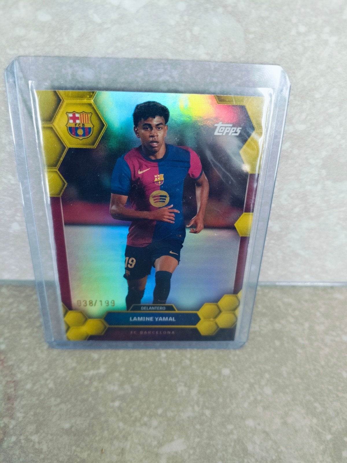 Topps 2024 Lamine Yamal Barcelona genummerde kaart, Verzenden