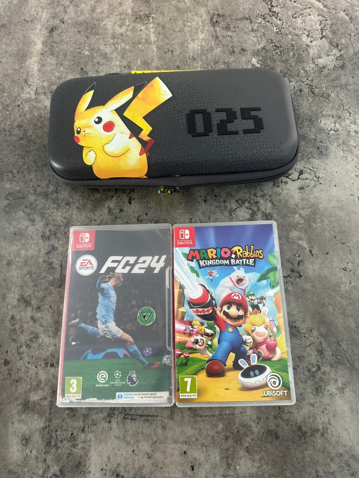 Nintendo switch spelletjes en zak, Games en Spelcomputers, Spelcomputers | Nintendo Switch, Ophalen, Zo goed als nieuw