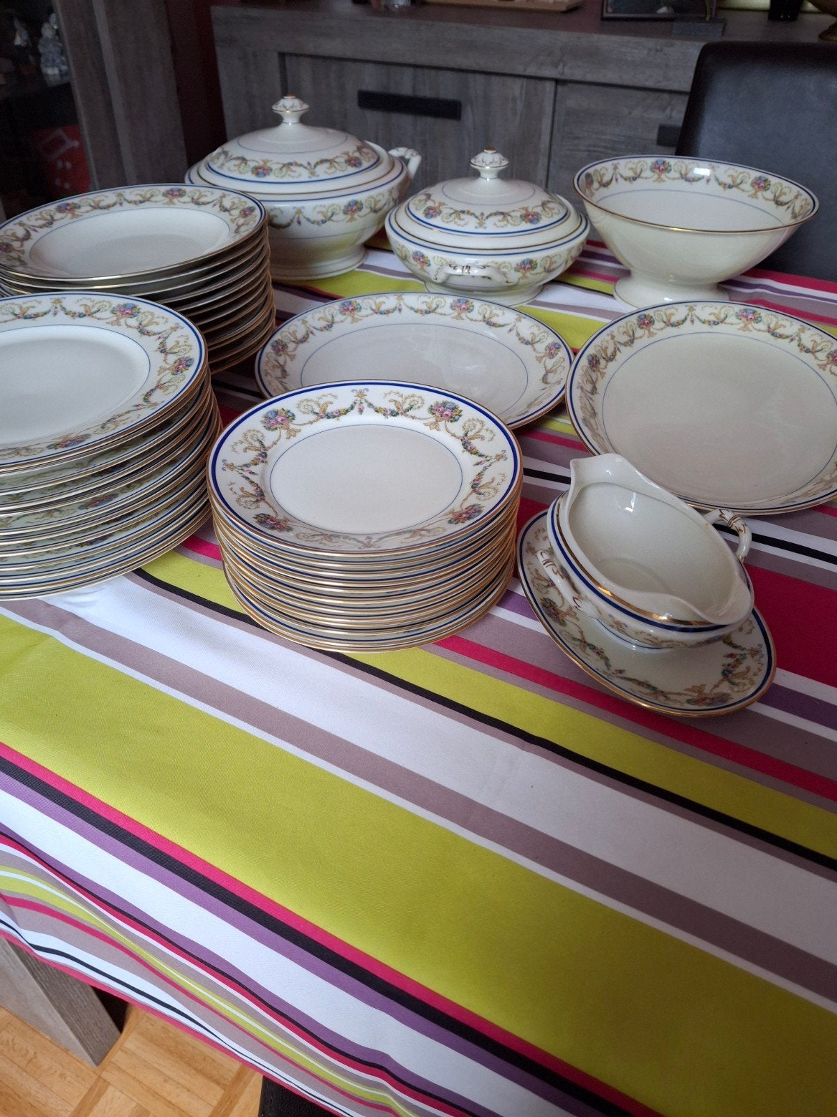 Très beau service porcelaine 12 personnes  42 pièces, Antiquités & Art, Enlèvement