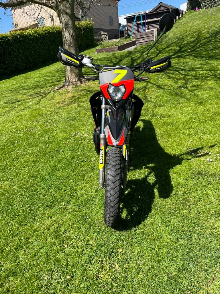 SHERCO 50cc SM 2021 RED ONE, Fietsen en Brommers, Brommers | Crossbrommers, Ophalen, Zo goed als nieuw