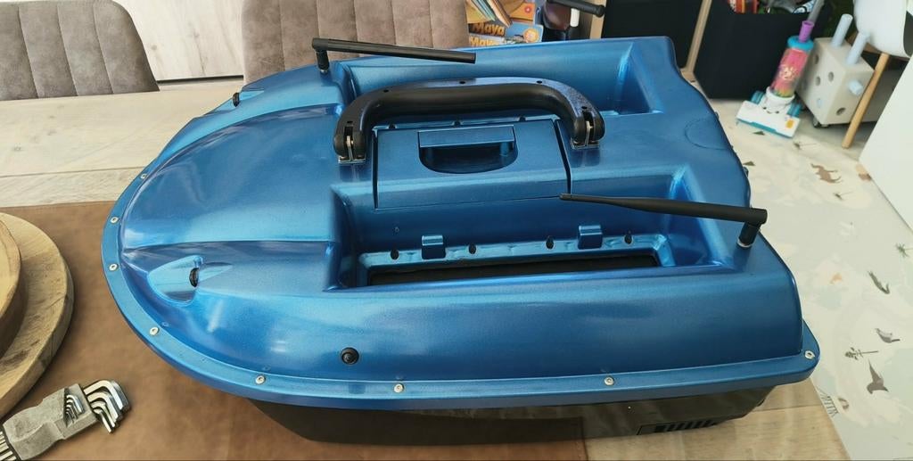 Voerboot met XR310 & raymarine dragonfly 4pro, Enlèvement, Neuf