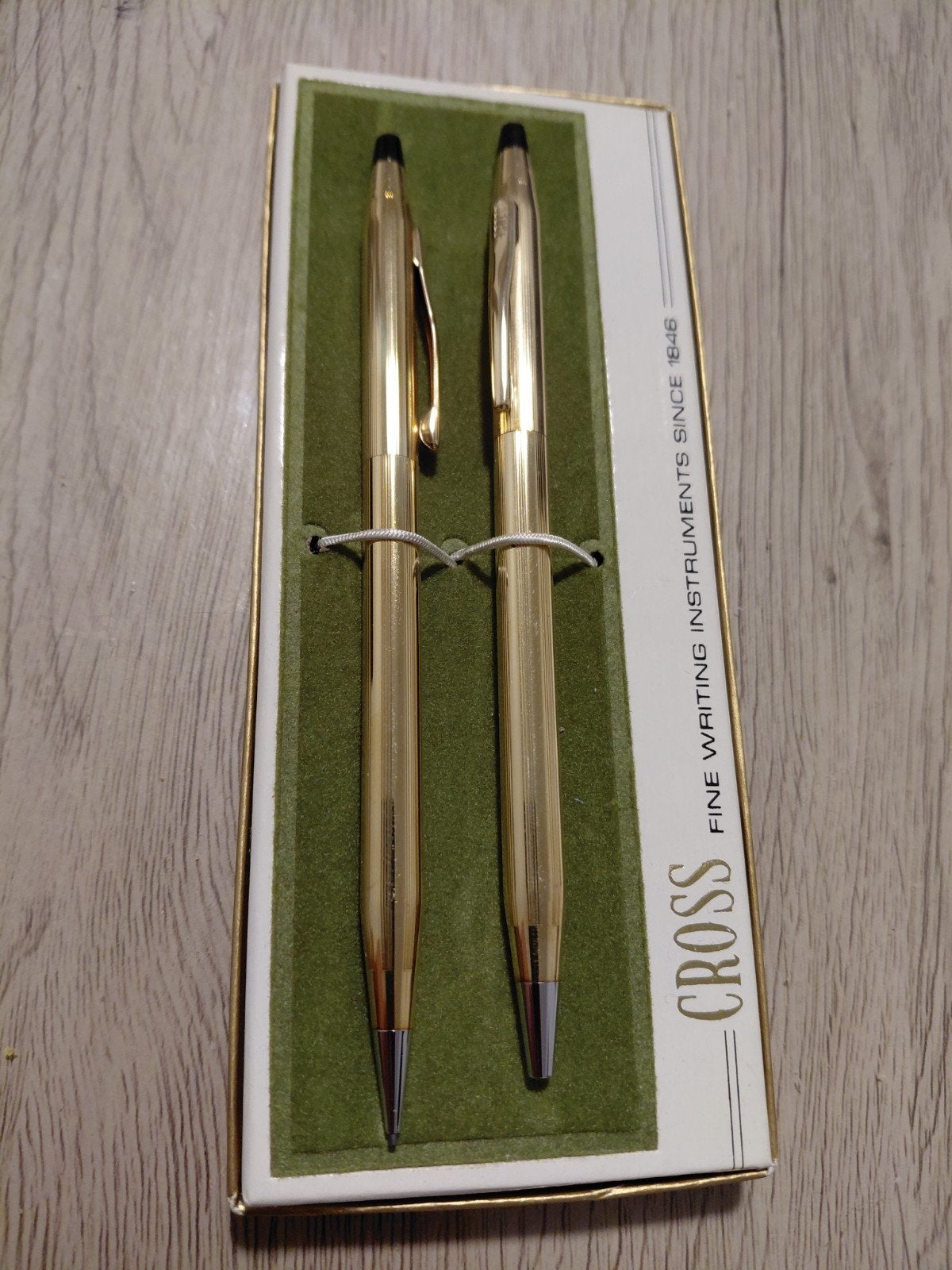 stylo's verguld, Ophalen