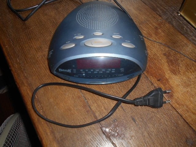 wekkerradio prima staat 6 €, Elektronische apparatuur, Ophalen of Verzenden, Gebruikt, Digitaal