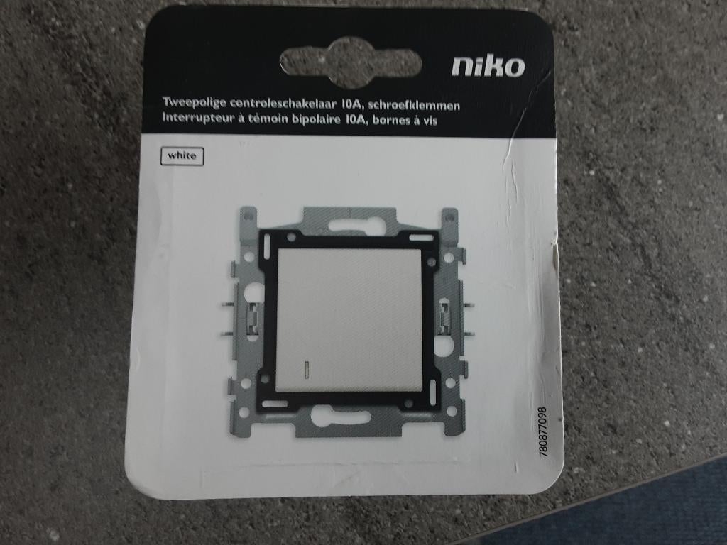 dubbelpolige controleschakelaar met led  ”Niko” nieuw, Enlèvement ou Envoi, Neuf, Interrupteur