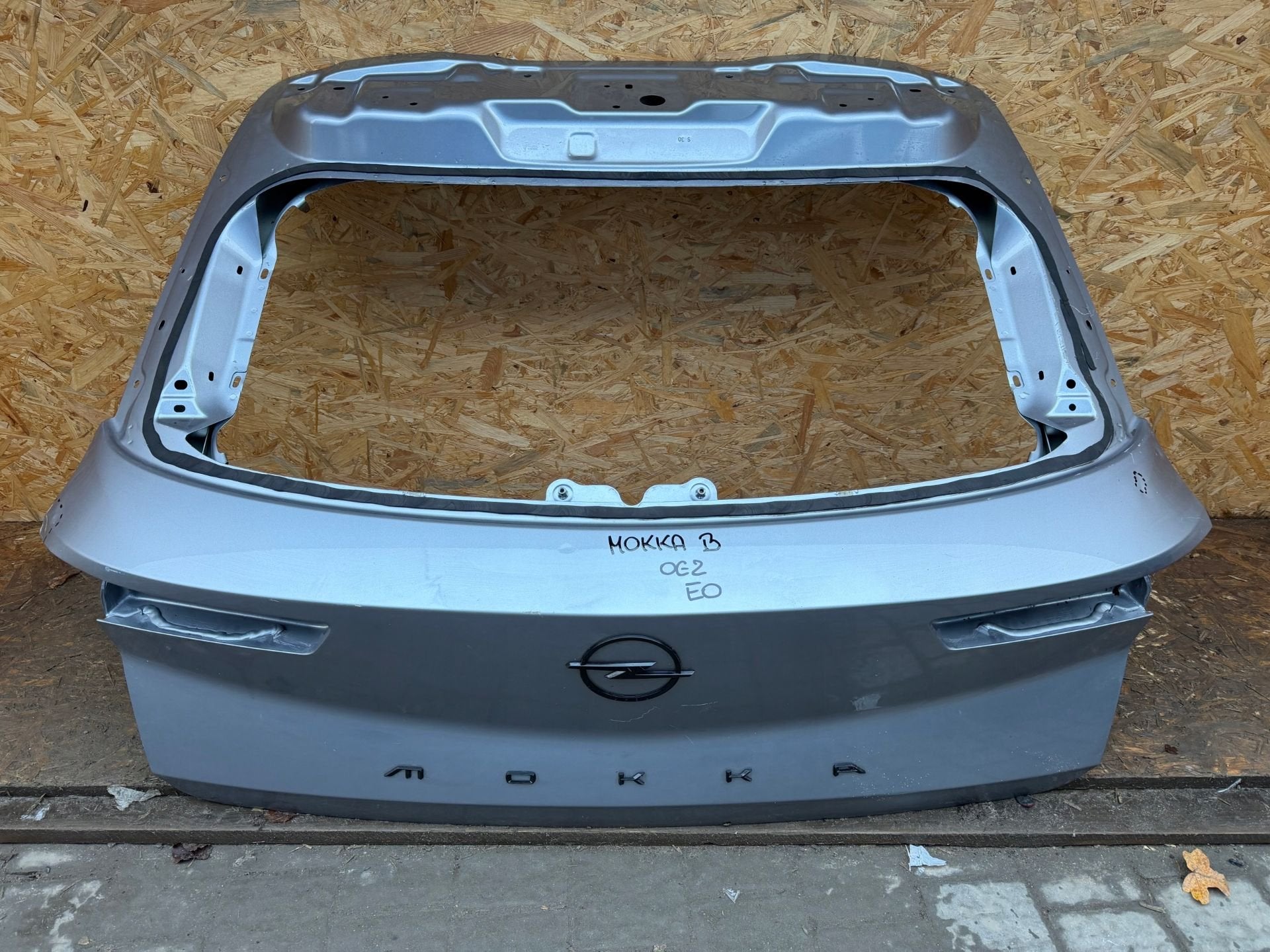 Hayon Opel Mokka, Opel Automobile GmbH, Porte, Opel, Bahnhofsplatz 1
65423  Russelsheim am Main, DE