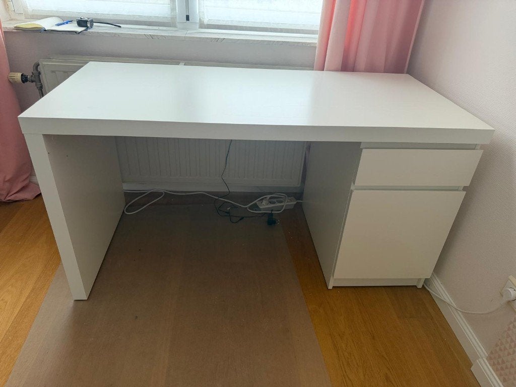 Bureau IKEA Malm blanc, Huis en Inrichting, Ophalen, Gebruikt, 65 cm, IKEA
