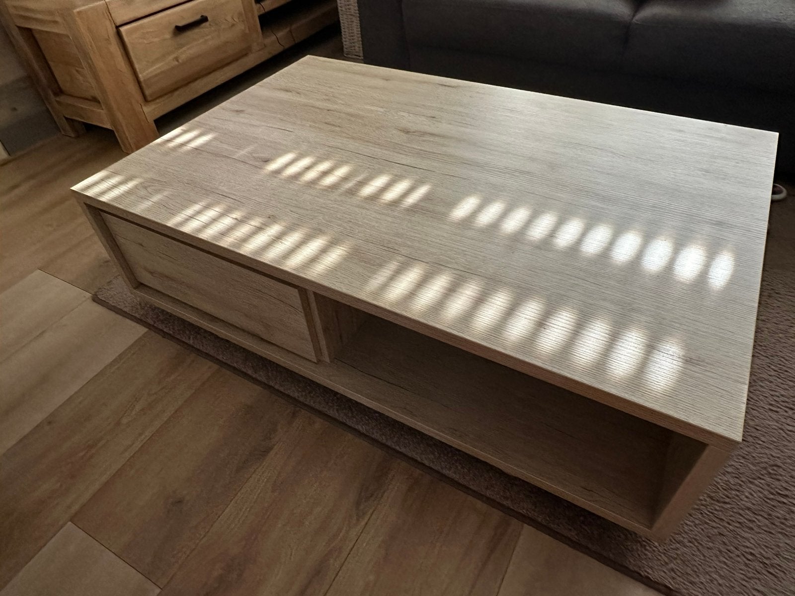 Zeer degelijke houten salontafel, Huis en Inrichting, Tafels | Salontafels, Ophalen, 100 tot 150 cm, 50 tot 100 cm, Zo goed als nieuw