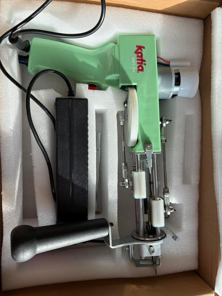 Tufting gun met toebehoren, Ophalen, Zo goed als nieuw