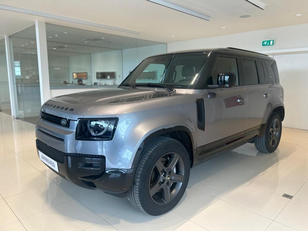 Land Rover Defender D300 X-Dynamic SE, Automaat, Diesel, 5 deurs, SUV of Terreinwagen