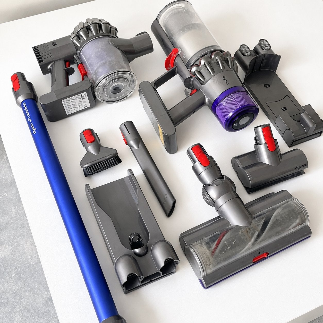 Lot dyson à reviser 2 appareils et plusieurs accessoires, Electroménager, Aspirateurs, Convient aux tapis, Enlèvement ou Envoi