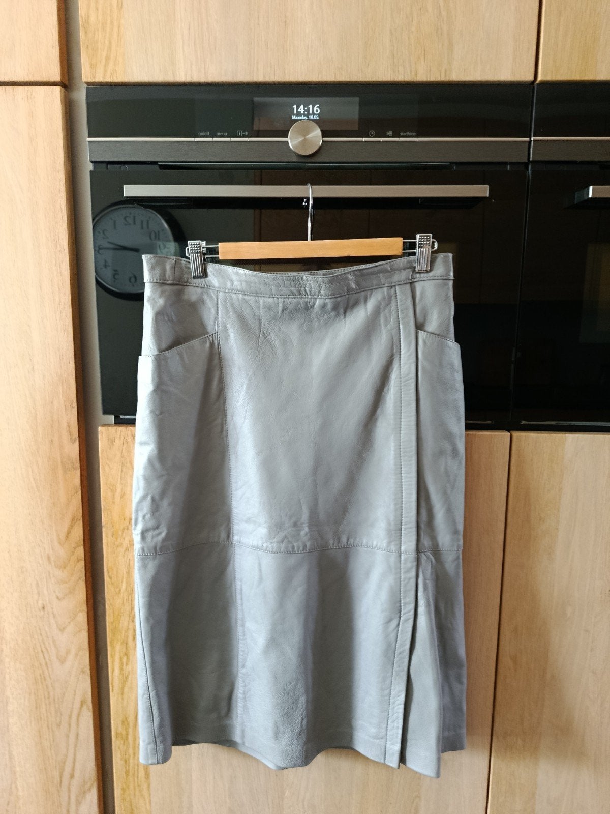 Jupe en cuir classique taille 42, Enlèvement, Taille 42/44 (L)