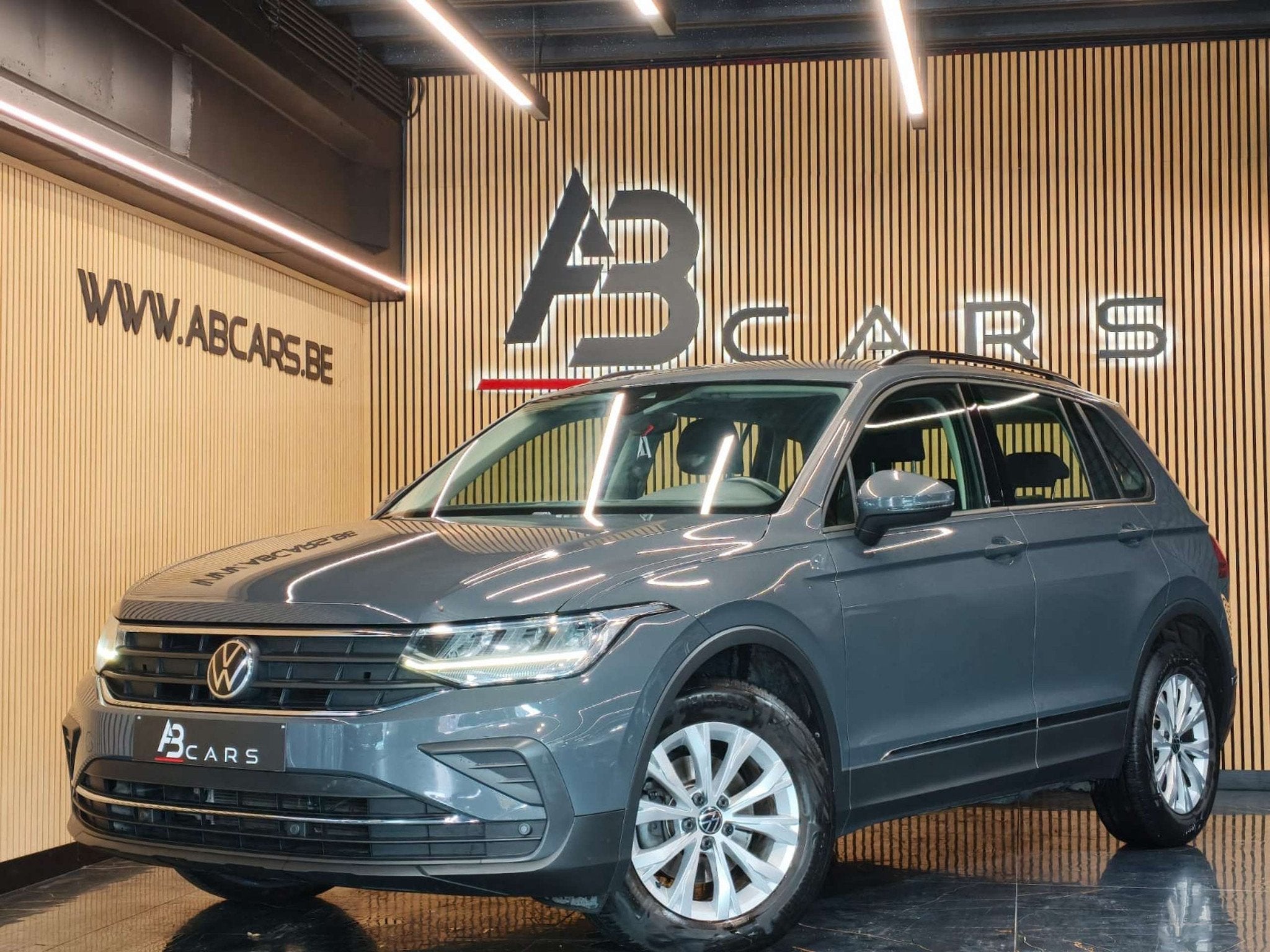 Volkswagen Tiguan 1.5 TSI * GARANTIE 12 MOIS *, Autos, Volkswagen, Argent ou Gris, Achat, Euro 6, Entreprise