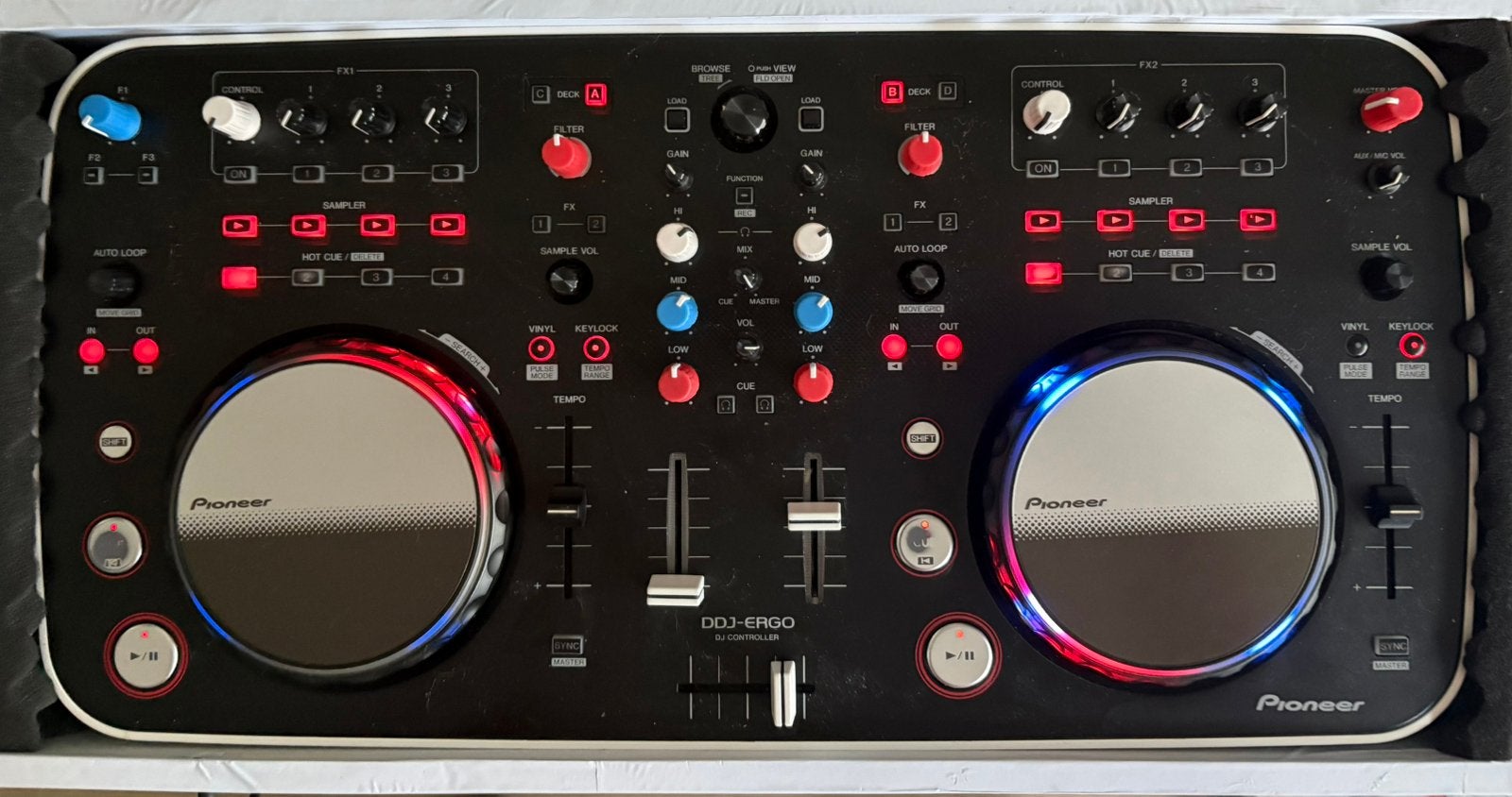 Pioneer DDJ-Ergo + case blanc + dustcover | excellent état |, Musique & Instruments, Enlèvement, Utilisé, Platine, Pioneer