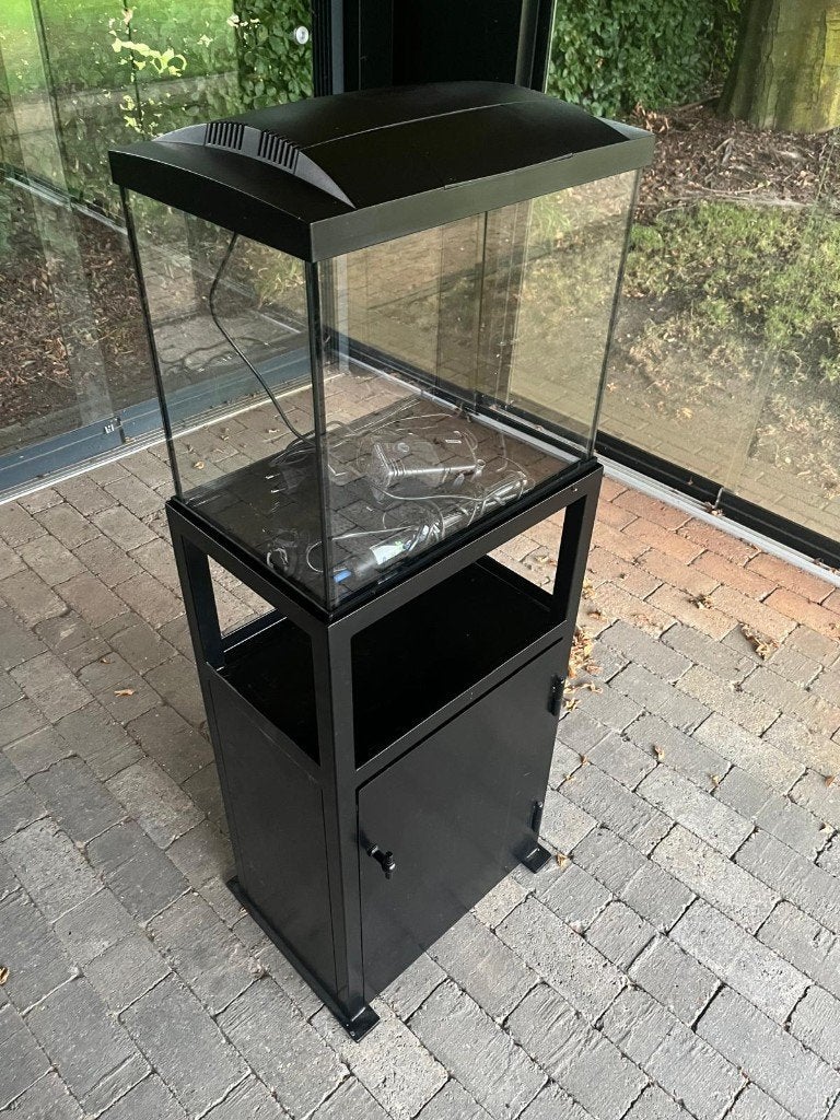 Superfish Start 50 aquarium (45L) + custom stalen onderkast, Dieren en Toebehoren, Vissen | Aquaria en Toebehoren, Ophalen, Zo goed als nieuw