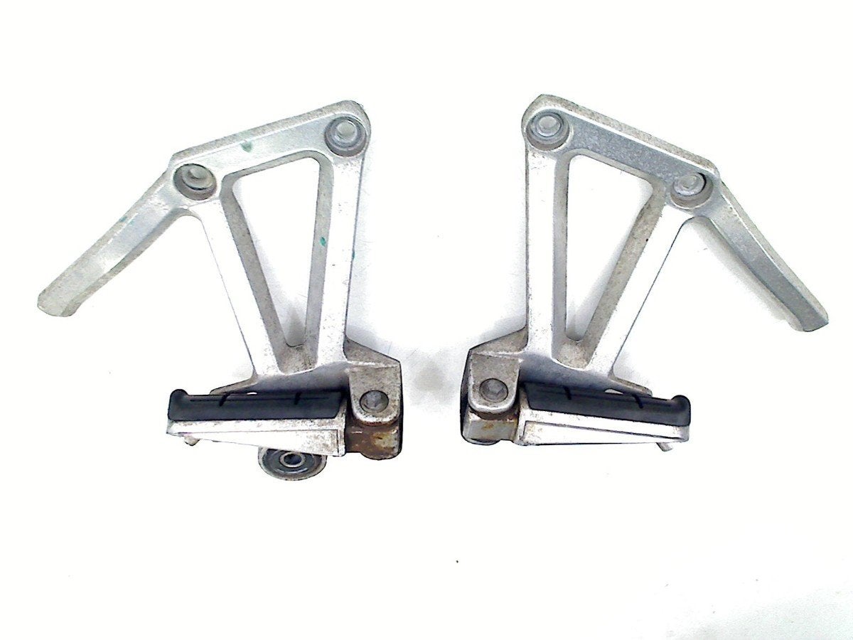 REPOSE-PIEDS SET Yamaha FZS 600 Fazer 2002-2003 (FZS600), Dhr. S. di Majo, Utilisé, Info@cama-motorparts.nl, P.J. Troelstraweg 8 8
3144 CX  MAASSLUIS, NL