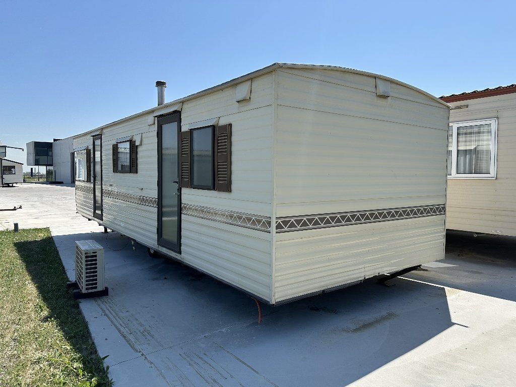 Depot 13 — Boston 900 x 310 cm — 2 chambres