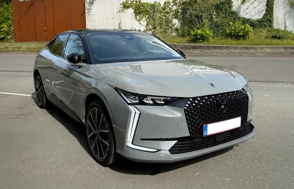 DS 4 E-TENSE 225 La Première | gris laqué I 18.720 HTVA, Autos, DS, Cuir, Euro 6, Entretenue par le concessionnaire, 5 portes