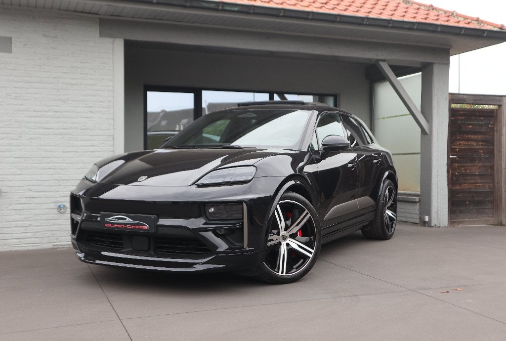 Macan e Turbo/Headup/Pano/Luchtv/360/Bose/Chrono/639 pk, Cuir, Achat, 470 kW, Entreprise